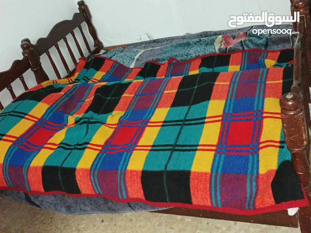 سريرين خشب للبيع