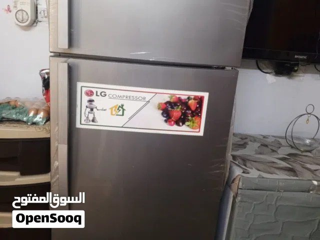 ثلاجة للبيع جديدة بعدهي بل جيس مستخدميها فترة قصيرة المكان بغداد حي الجهاد الباقي بل بايو