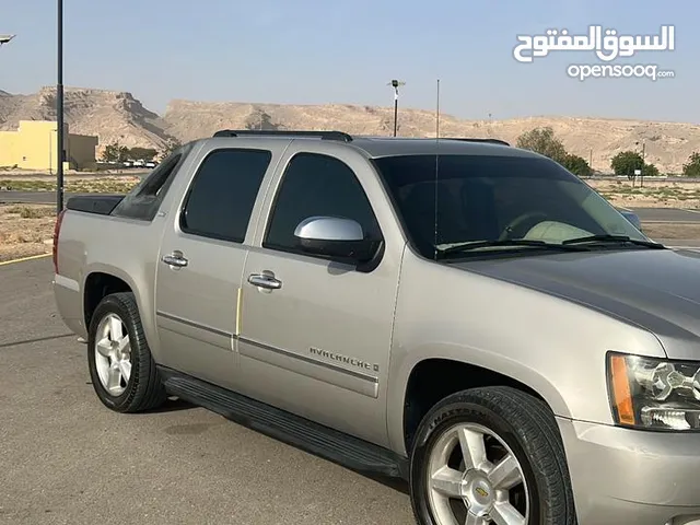 Used Chevrolet Avalanche in Al Dhahirah