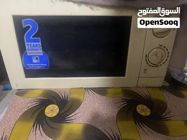 فريز  بي ليك فقط +مايكروف عاطل +طباخ زجاج شغال بس يحتاج تنظيف