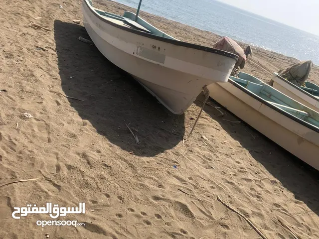 قارب 23 للبيع مع الملكيه