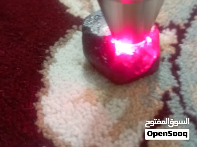 ياقوت خام (بدون نقش أو قطع) من بورما، يزن 17 غرامًا.