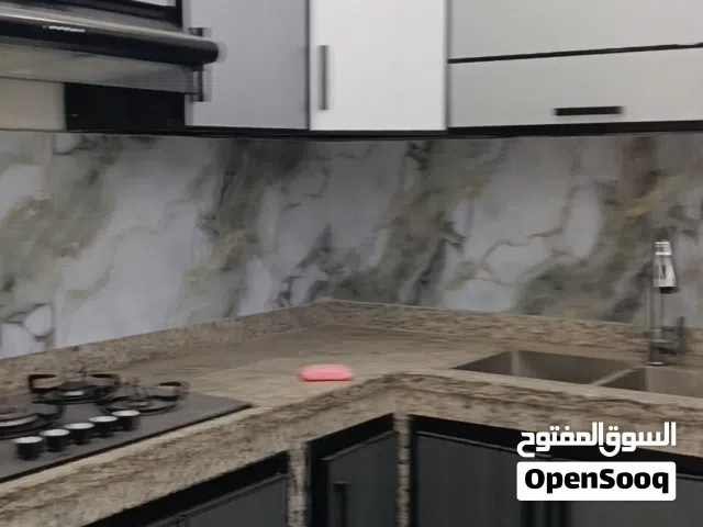 شقة للايجار في عين زارة بالقرب من شيل برقان