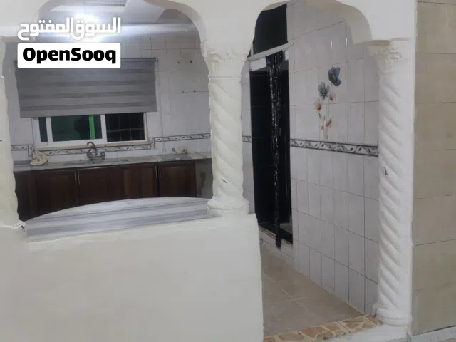 140 m2 3 Bedrooms Apartments for Rent in Zarqa Jabal Al Ameer Hasan