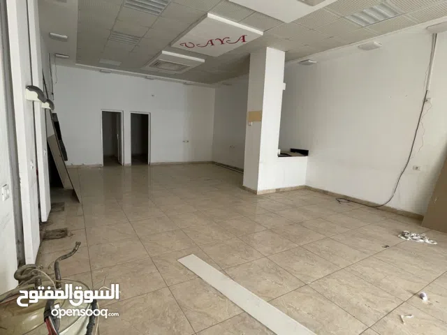 مكتب للإيجار شارع العملة الظهرة 100متر