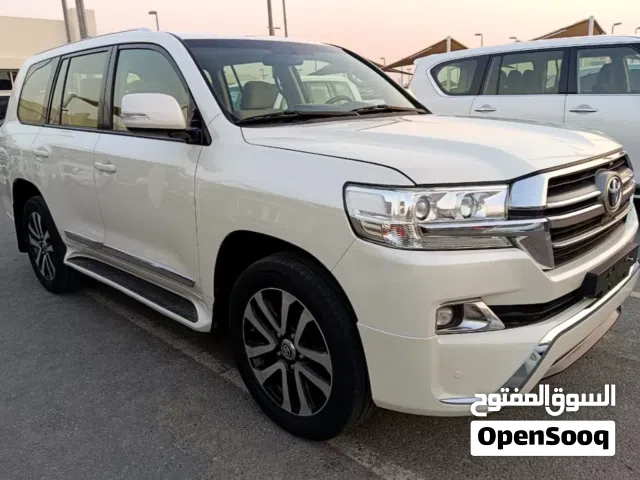 لاندكروزر GXR V6 خليجي بحالة الوكالة صبغ وكالة محركات شد وكالة سيارة بقمة النظافة ممشى 170 الف فقط