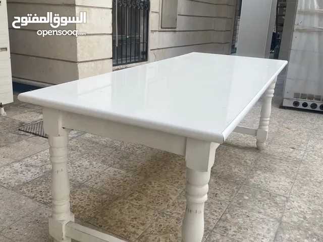 ميز طعام 8 اشخاص