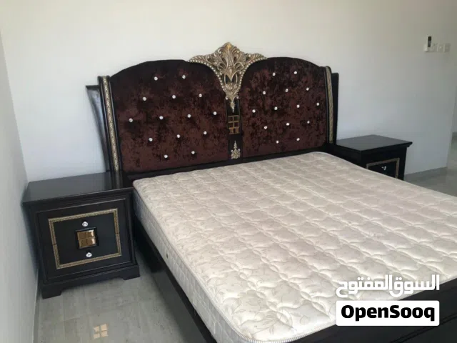 A full Bed set 2 mini desks + desk with mirror