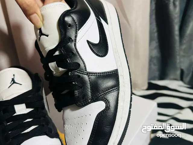 Black Sport Shoes in Abu Dhabi