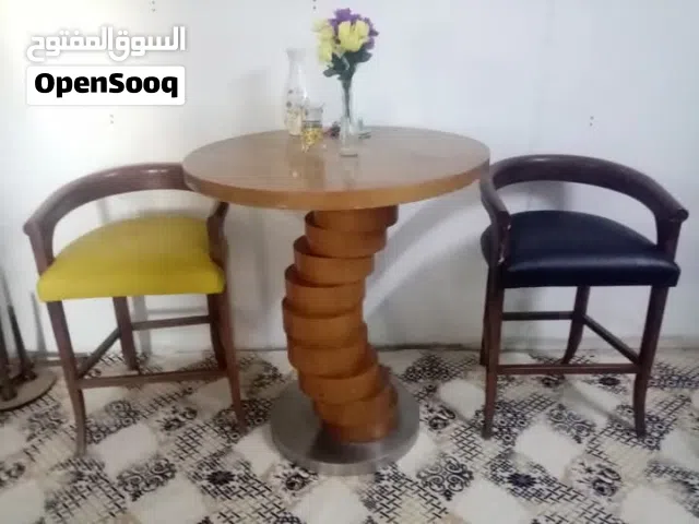 اربع كراسي بار مع طاولة السعر 80