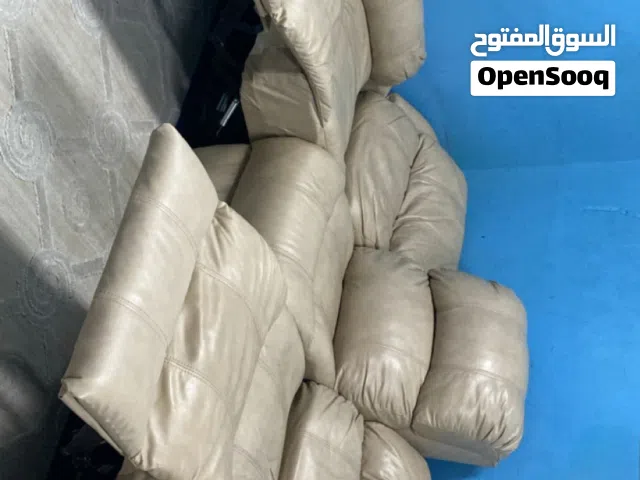 كرسي للبيع جلد