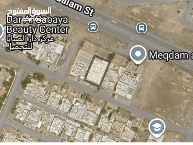 فرصة للمستثمرين – عقار تجاري بعقد قائم وموقع لا يُعوّض