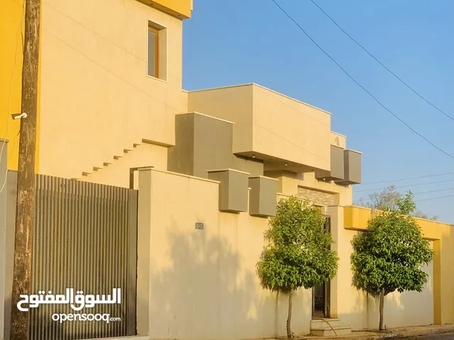 180 m2 5 Bedrooms Townhouse for Sale in Tripoli Al-Baesh