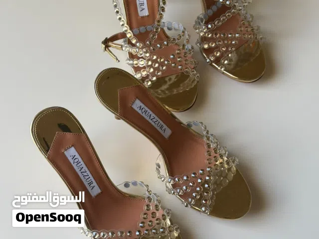 شوز نسائي ماركات