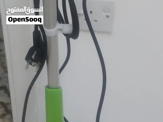 مكنسة عامودية للتنظيف بالبخار