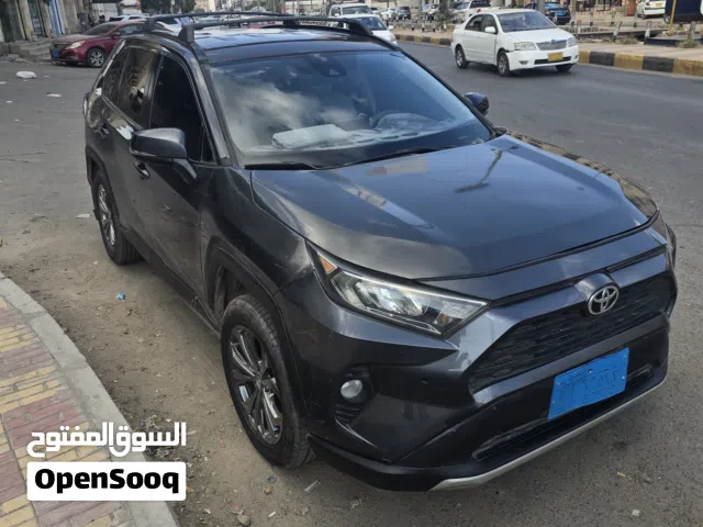 2020 Toyota RAV 4 XLE