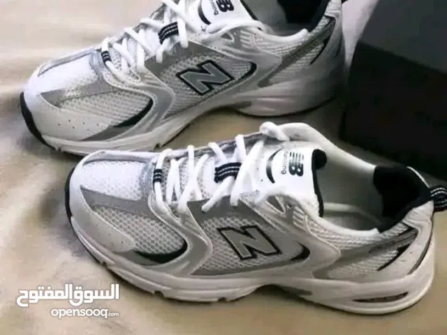 احذية ماركات مختلفة