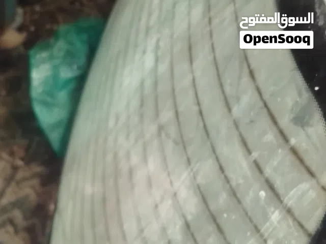 زجاج كيا خلفي جديد غير مستعمل وزجاج باب امامي مستعمل موديل 1996 وفتحة زجاج BM e 46 مستعمل زجاجة فقط