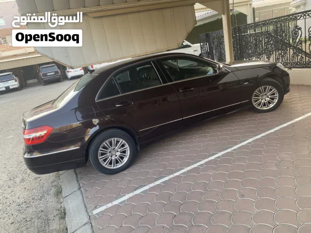 2011 مرسيدس بنز الفئة-E E 200
