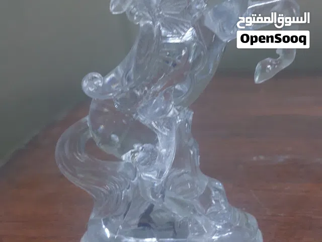 مجسم  حصان  مضي  عدد 11 واحد  مع  بطاريتهم