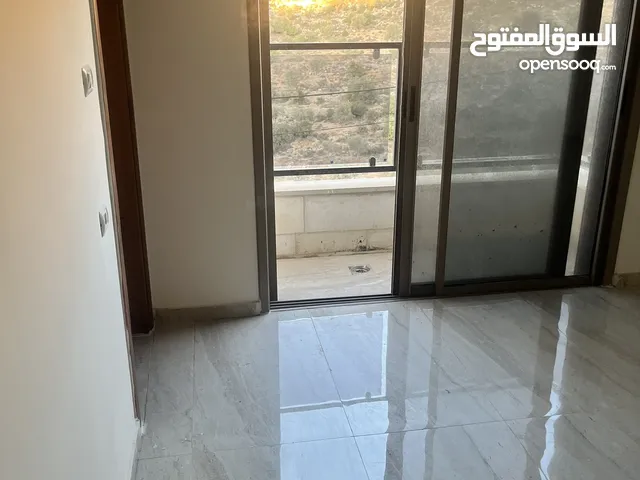 152 m2 3 Bedrooms Apartments for Sale in Ramallah and Al-Bireh Al Tira