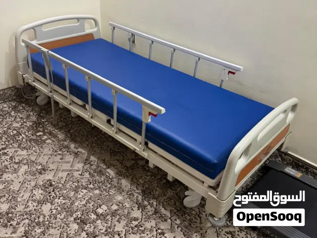 سرير طبي مستعمل