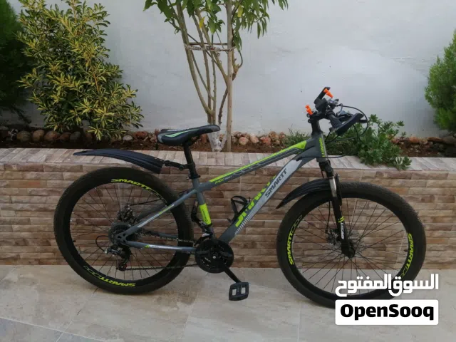 دراجة هوائية بحالة ممتازة بمقاس 26