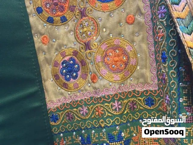 ثوب ملبوس لبسه وحده