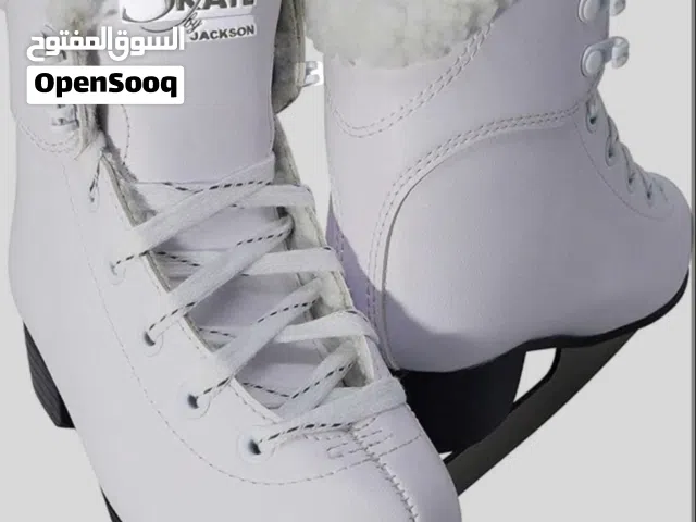 حذاء تزلج شبه جديد