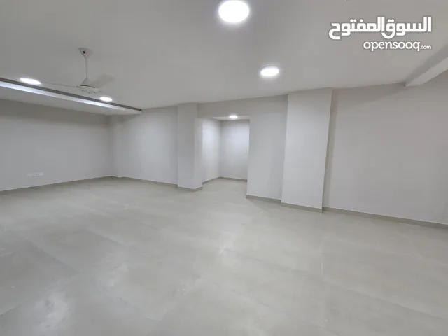 شقة للإيجار – الخوير الجنوبية--Apartment for Rent – South Al Khuwair