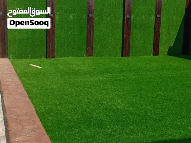 مزارع ومنسق حدائق وعمل الصيانة الشهرية ل