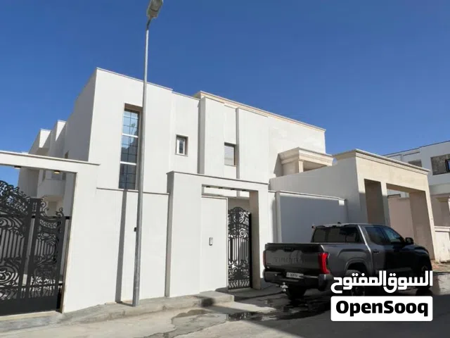 فرصة استثنائية للتملك في أرقى أحياء المشتل - مقسم شمسي هل تبحث عن الفخامة، الخصوصية،  فيلتين للبيع