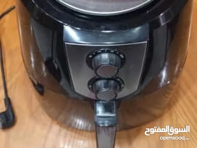 مقلاية كهربائية تصلح لقلي البطاطا والدجاج بحالة ممتازة جدا سعة 8.5 ليتر سعرها فقط:80$