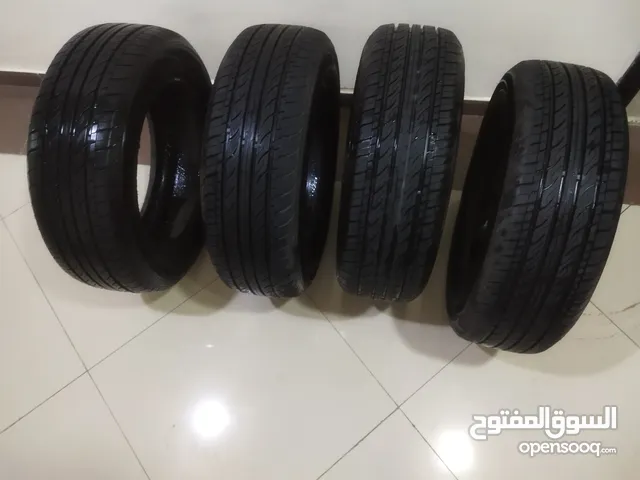 Ford sports, Toyota Camry, Honda CR-V, Renault Duster.