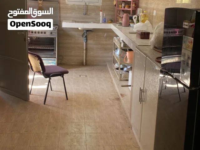 منزل في ارض سكنية ذات مساحة كبيرة