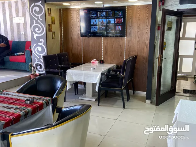 مطعم وكوفي شوبlonuge للايجار  موقع مميز في الصوفيه مقابل بيتزا هت