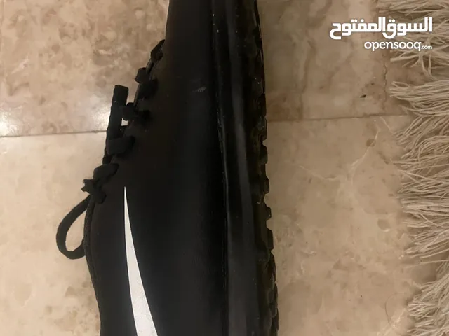 حذاء كورة قدم نايكي