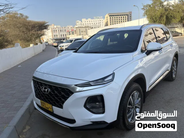 2019 Hyundai Santa Fe Limited SUV with GCC Specs and Full Features