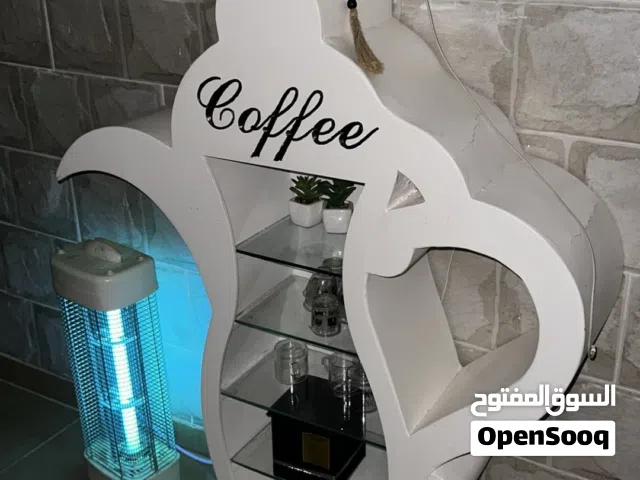 كوفي كورنر ابيض مع اضاءه مخفيه واربع رفوف قزاز تفصيل مش تجاري الله يبارك لصاحب النصيب