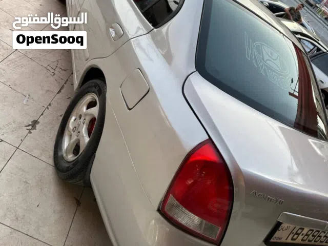 2002 Hyundai Elantra Standard