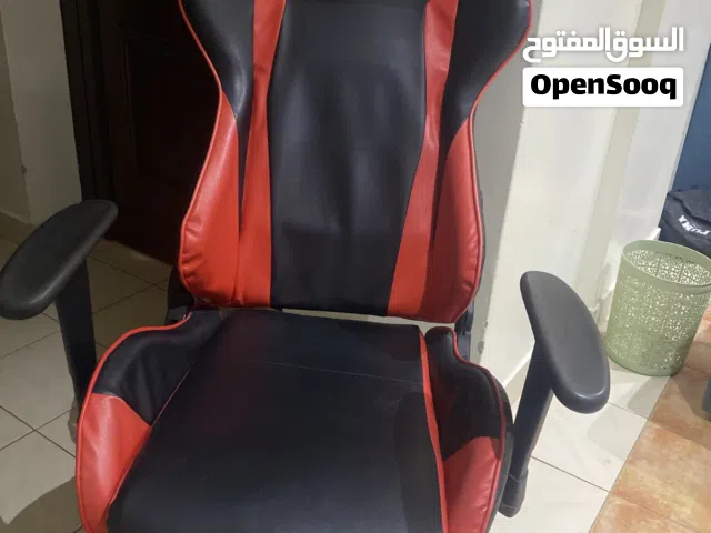 كرسي قيمنق شبه جديد السعر 10دينار الي بخاطره يتواصل ويا الرقم