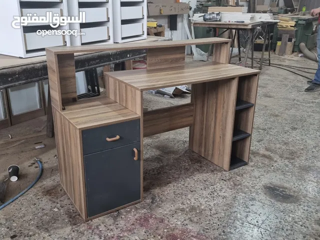 مكاتب دراسية صور واقعية من المصنع مباشرة مع إمكانية اختيار اللون والقياس المناسب