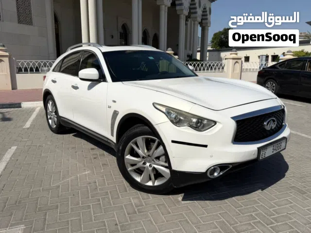2015 إنفينيتي QX70 Luxury