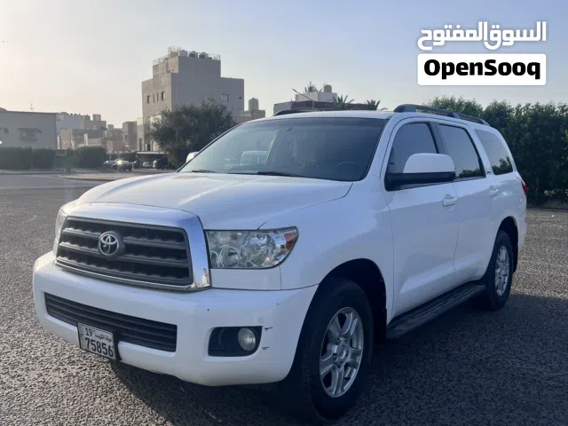 2014 تويوتا سيكويا Limited