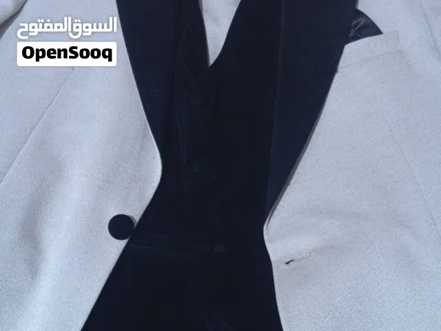 قاط كامل  سترة  يلك  برطرون  قميص  وفيونكه