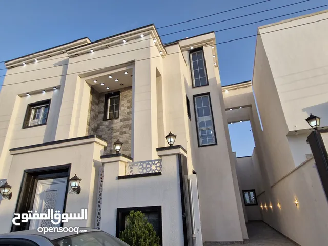 336 m2 More than 6 bedrooms Townhouse for Sale in Tripoli Ain Zara