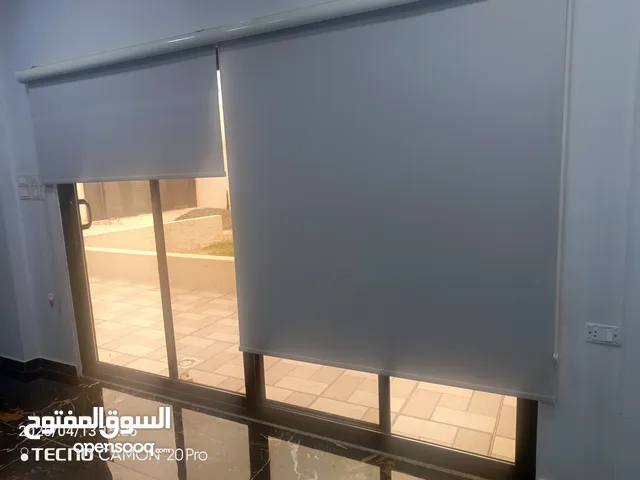 بلاك اوت عازل للشمس تماما استعمال شهر واحد فقط عدد 5 قياي مترين ونص وعدعد 2 قياس 3 متر