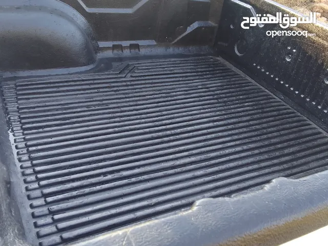 بيك اب ميتسوبيشي L200 غمارتين