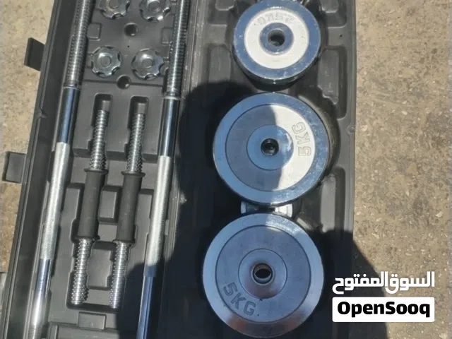 شنطة اثقال كروم وزن 50 كيلو تحتوي على بار ودامبلز واوزان