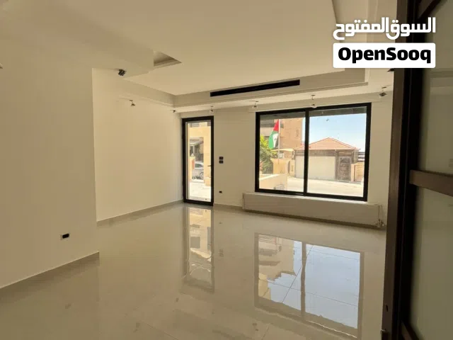 شقة ارضيه مع مسبح خاص في ضاحية النخيل بتشطيبات فندقية